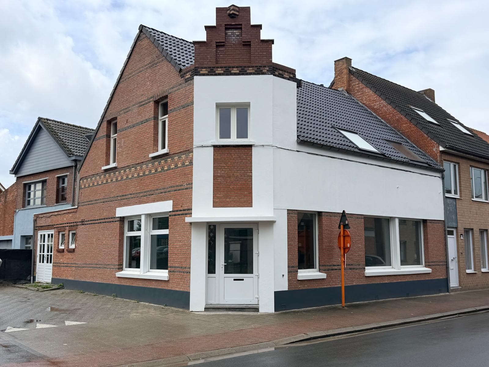Gerenoveerd handelspand voor verschillende doeleinden — foto 1