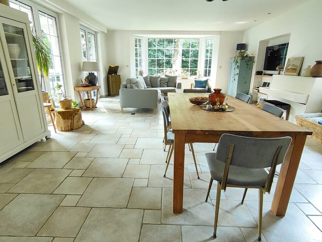 Instapklare villa te koop met 6 ruime slaapkamers, mogelijkheid praktijkruimte — foto 1