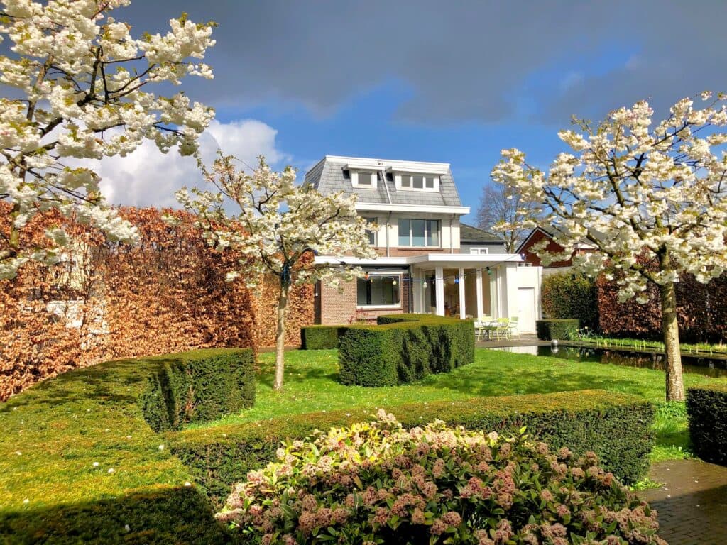 Mooi gerenoveerd herenhuis + groot bijgebouw + zwemvijver — foto 1