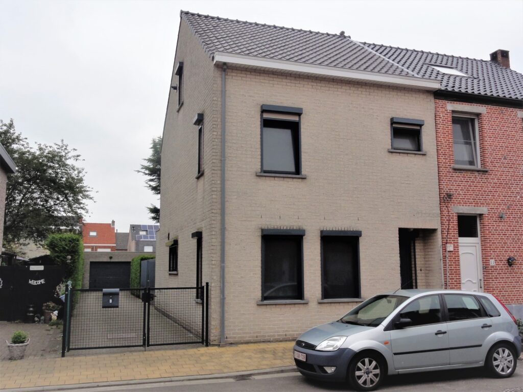 stabroek, vossenpad 9, voorzijde gebouw half open bebouwing te koop Stabroek