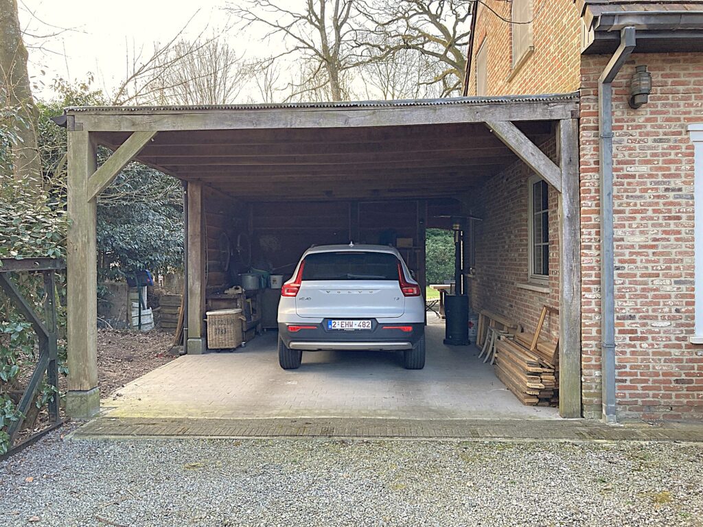 villa te koop met dubbele garage en carport villa te koop Brasschaat met dubbele garage en carport