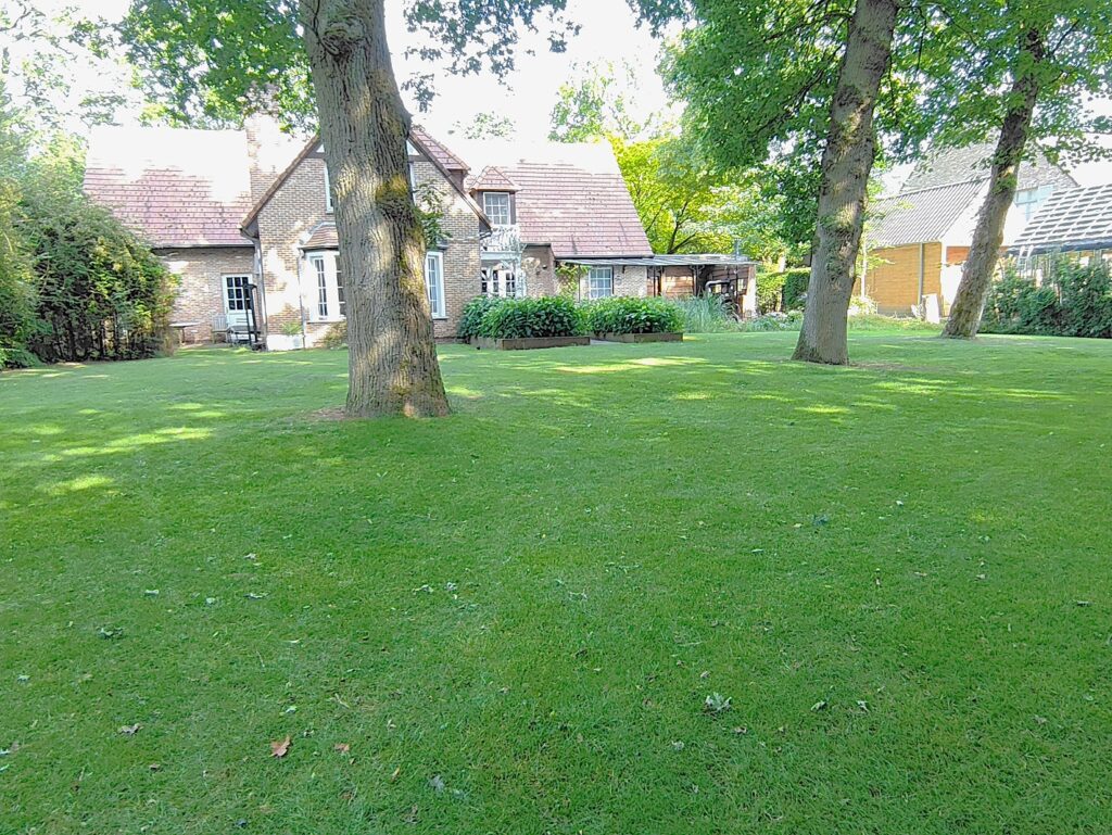 tuin Brasschaat villa te koop met grote tuin